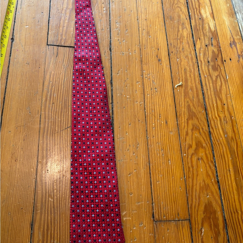 Classic Men's Red Patterned Silk Tie